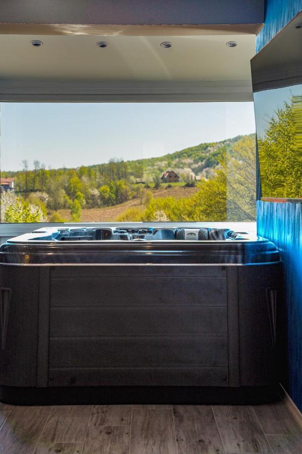 Deluxe Apartments Franjkovic Selište Drežničko Buitenkant foto