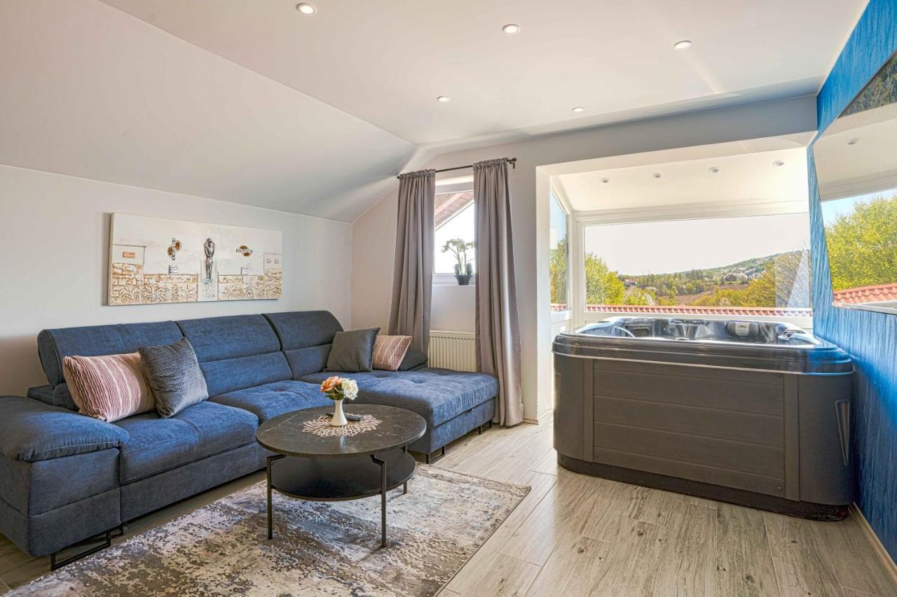 Deluxe Apartments Franjkovic Selište Drežničko Buitenkant foto
