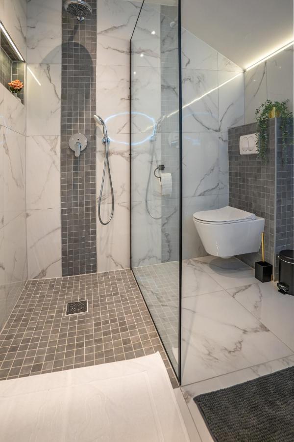 Deluxe Apartments Franjkovic Selište Drežničko Buitenkant foto