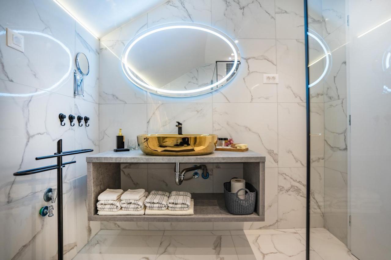 Deluxe Apartments Franjkovic Selište Drežničko Buitenkant foto
