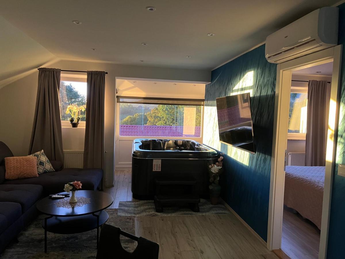 Deluxe Apartments Franjkovic Selište Drežničko Buitenkant foto