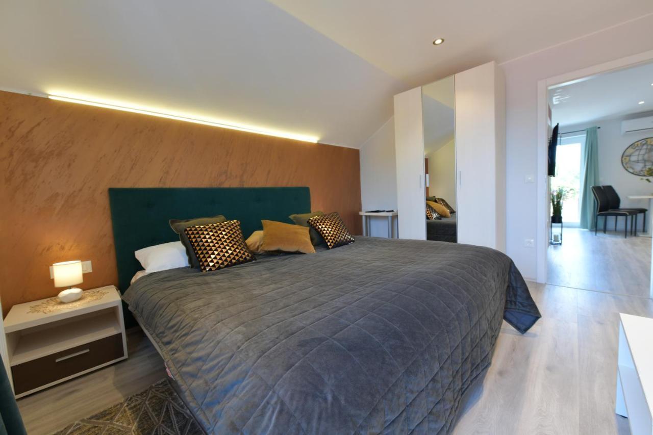 Deluxe Apartments Franjkovic Selište Drežničko Buitenkant foto