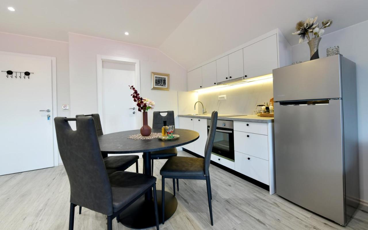 Deluxe Apartments Franjkovic Selište Drežničko Buitenkant foto