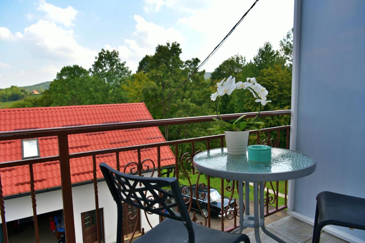 Deluxe Apartments Franjkovic Selište Drežničko Buitenkant foto