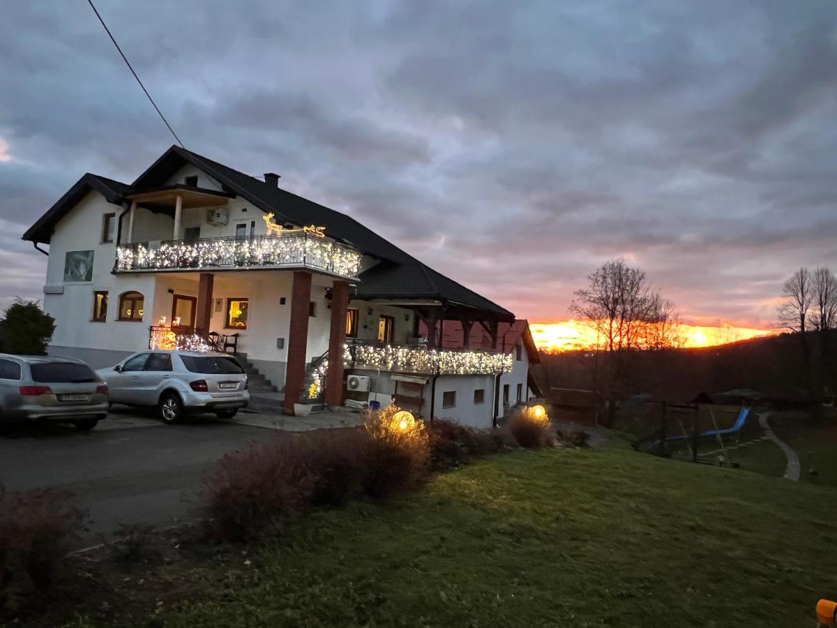 Deluxe Apartments Franjkovic Selište Drežničko Buitenkant foto