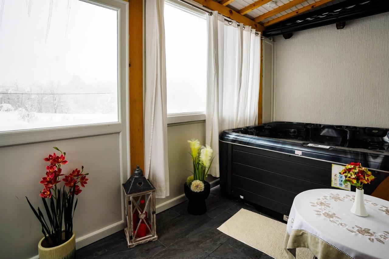 Deluxe Apartments Franjkovic Selište Drežničko Buitenkant foto